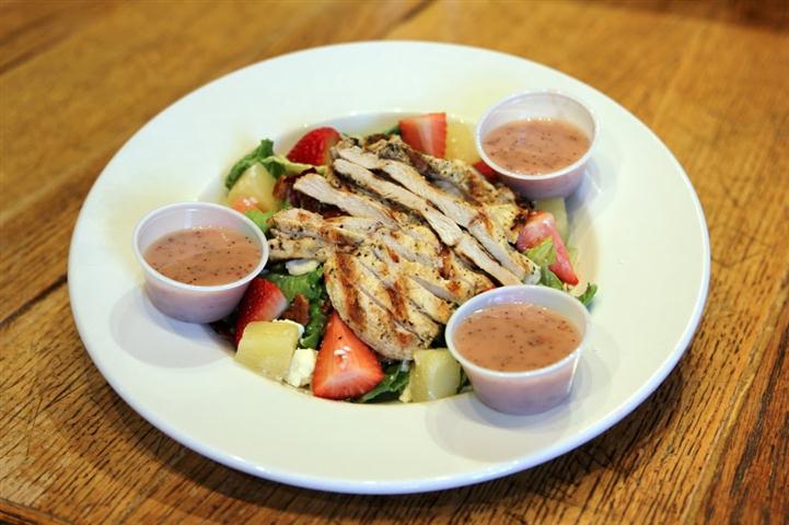 Buffalo Phil's signature dishes Buffalo Chicken Dip
Pepper Jack Chicken Sandwich
Philly Cheesesteak